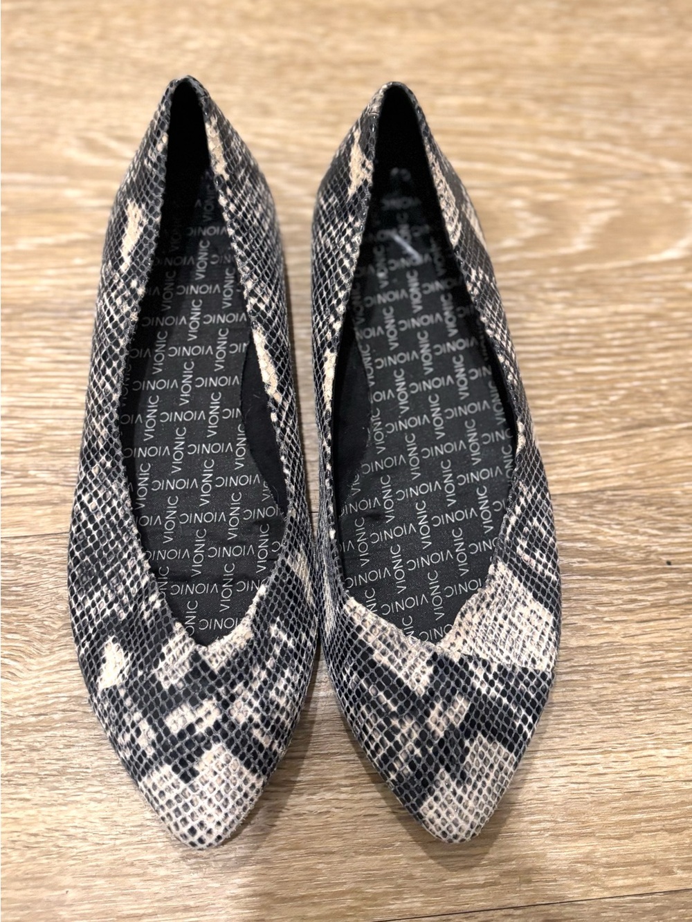 Vionic Womens Caballo Natural Snake Print Leather 9 Pointed Toe Ballet Flats